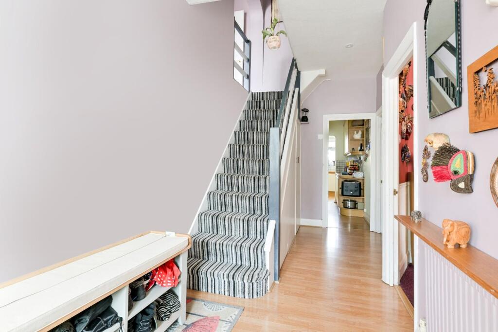 STONELEIGH AVENUE (19).jpg