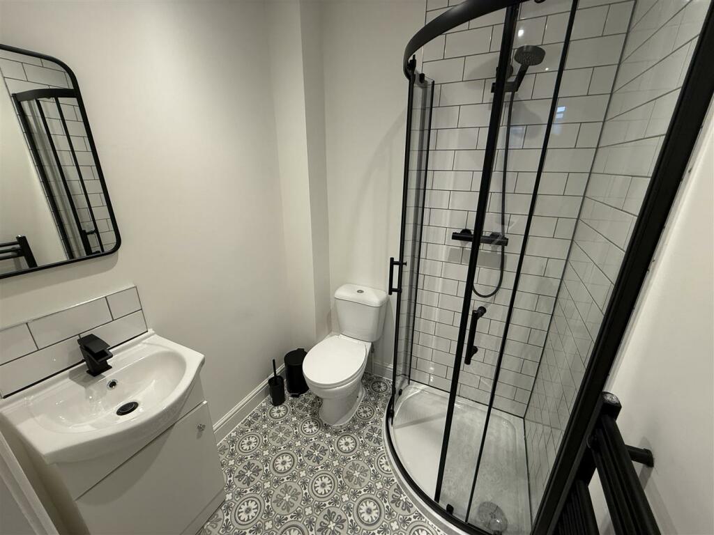 S3 Ensuite Bathroom Pic.JPG