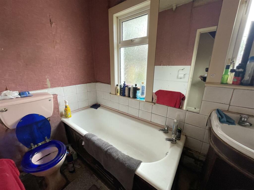 3-Bedroom Semi-detached house for auction -  (4).j