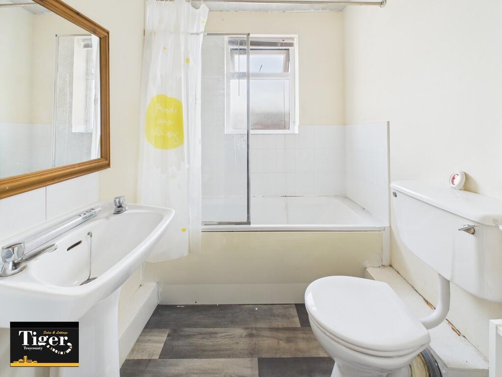 CAM02176G0-PR0669...