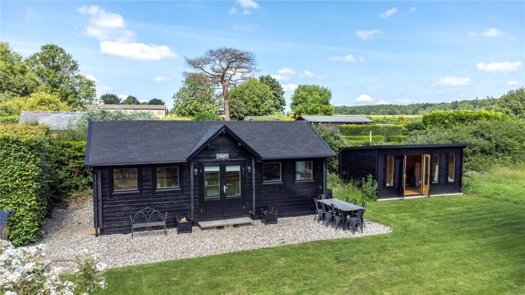 Studio &amp;summer House