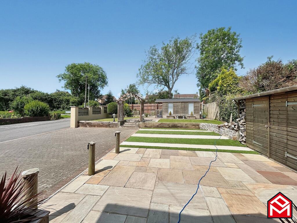 Front Garden &amp; Driveway