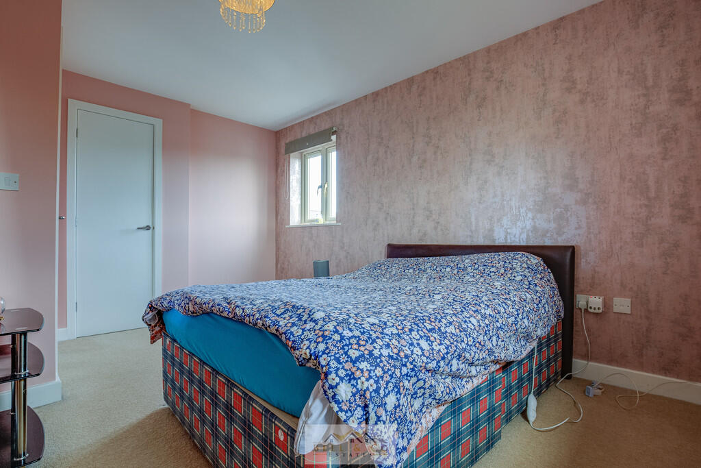 Bedroom 2.3