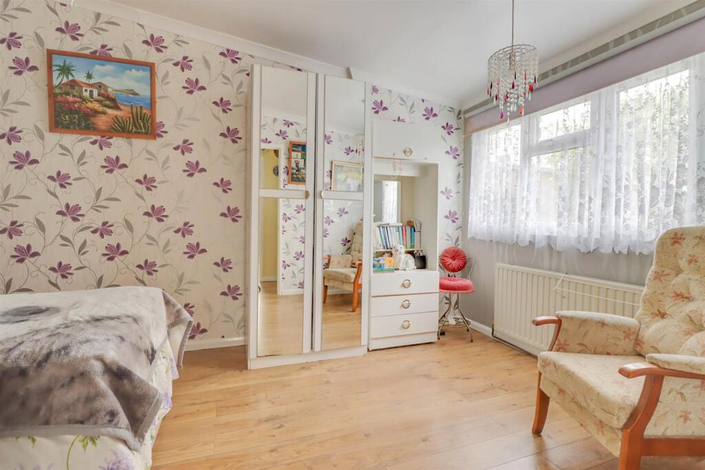17 WAVERLEY CRESCENT.jpg