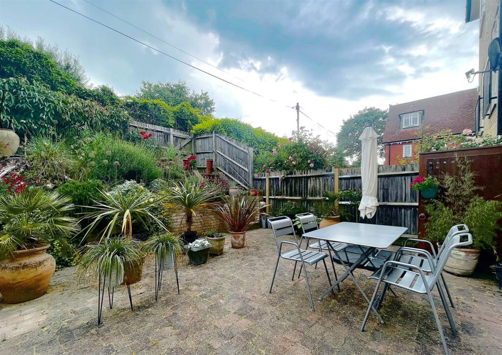 garden 2.jpg