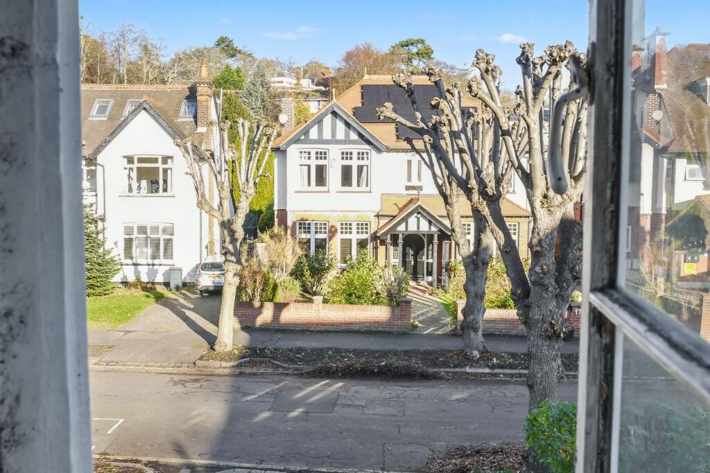 6 Birdhurst Gardens, South Croydon, Surrey, CR2 7DT