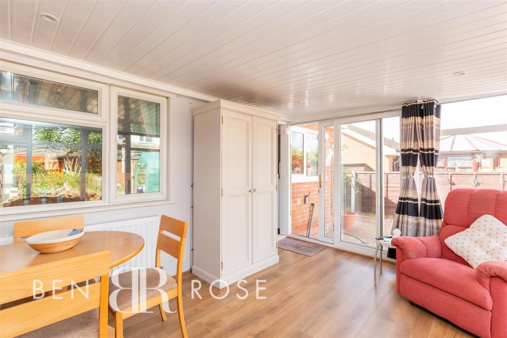 Conservatory/Dining Room