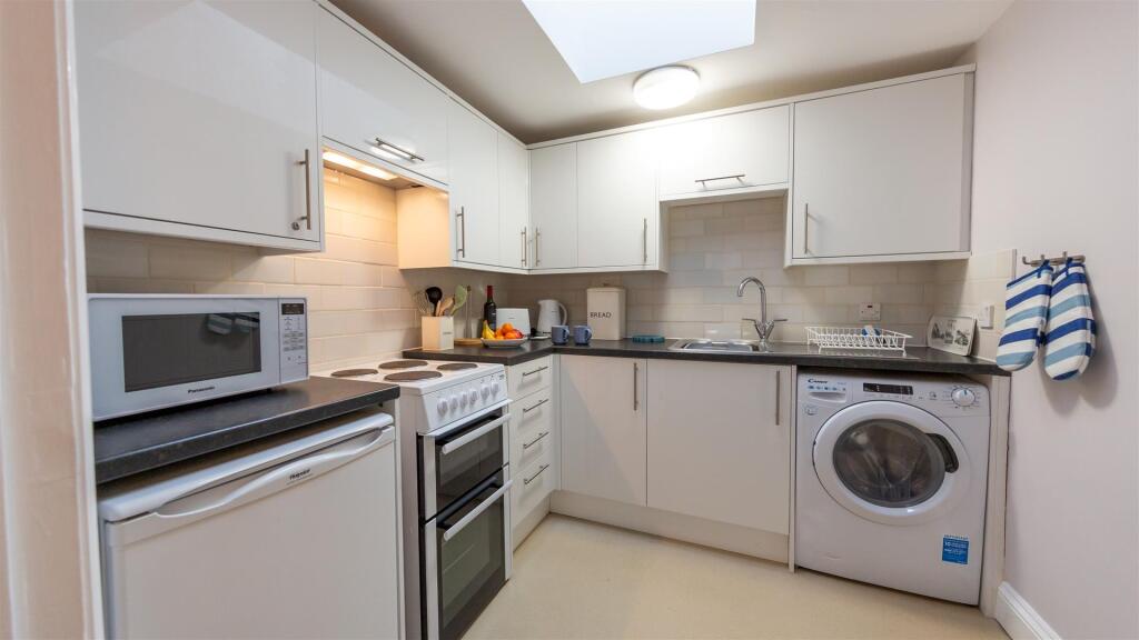 The Hideaway_Durrants_Southwold_kitchen.jpg