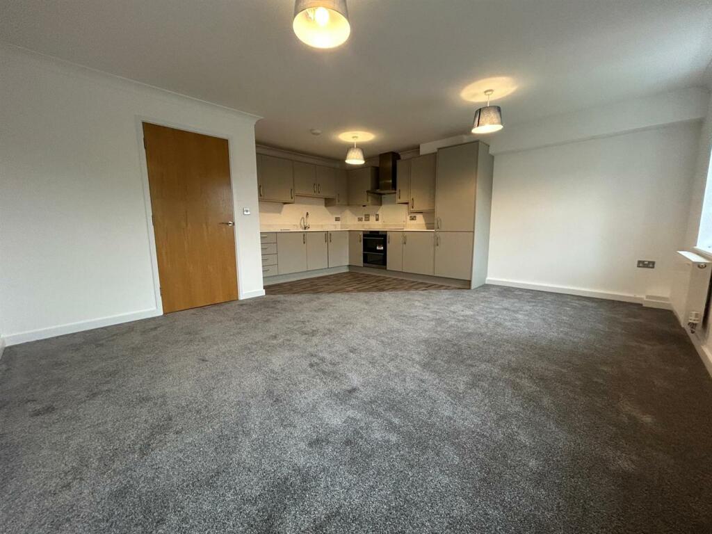 Lounge/Kitchen