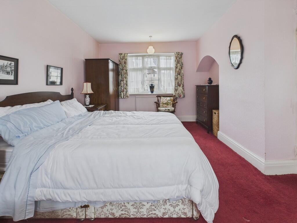 CAM04273G0-PR0158...