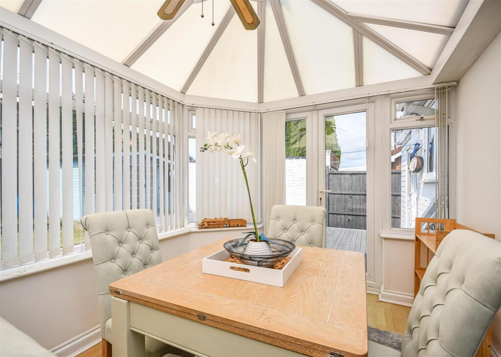 3 Chapel Close-Conservatory.jpg