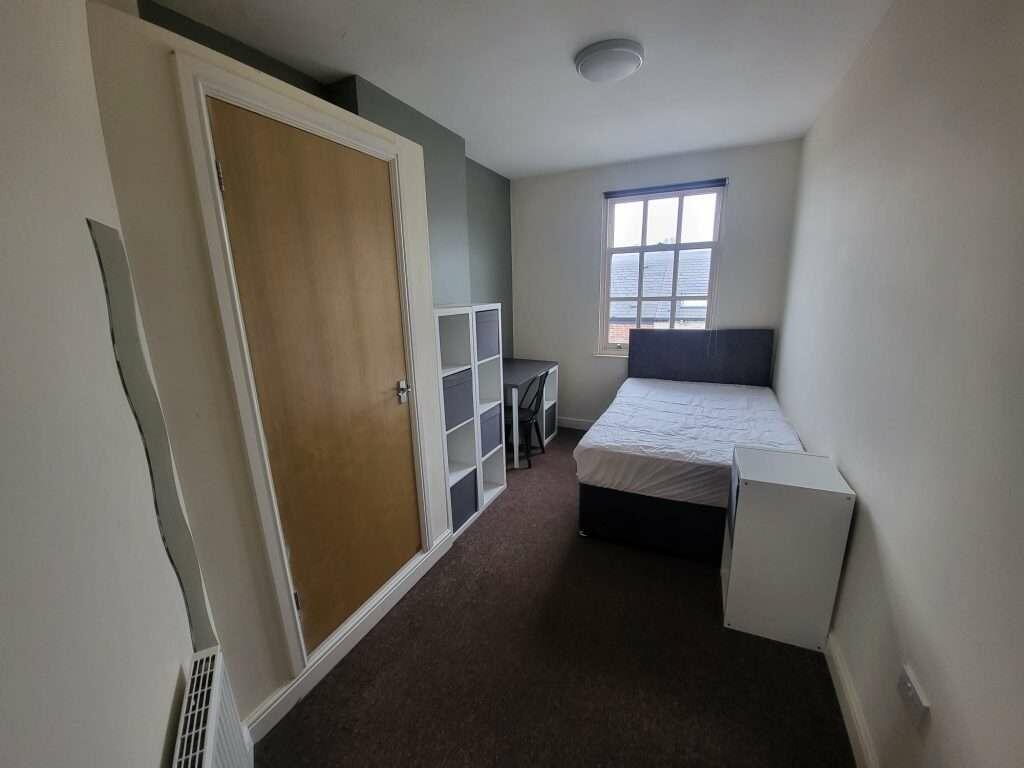 Flat_2_498_Glossop_Road