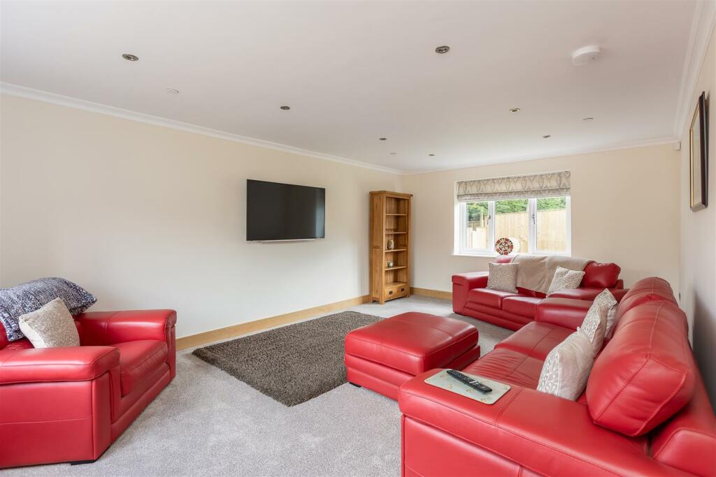 Hill View Sitting Room-1.jpg