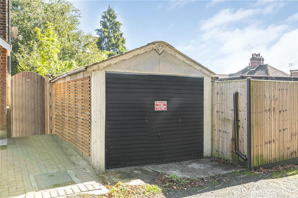 Garage/Parking