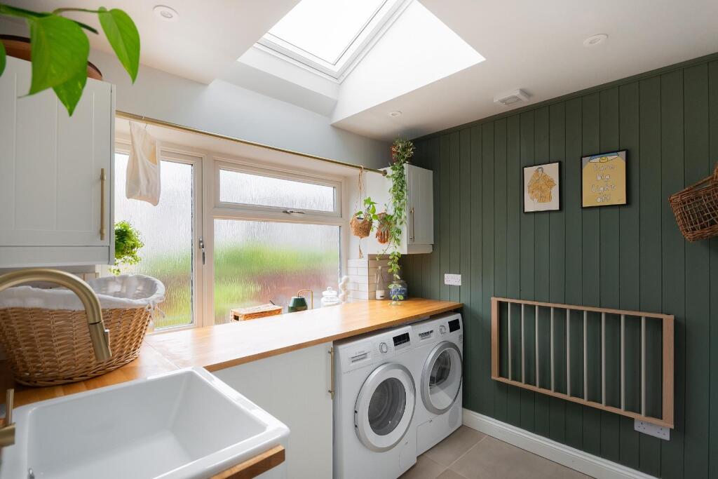 7W0STN - Utility A.jpg