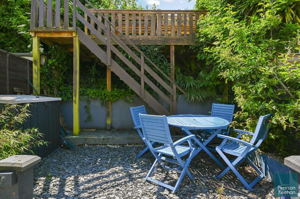 24 Dean Close, BN41 (17).jpg