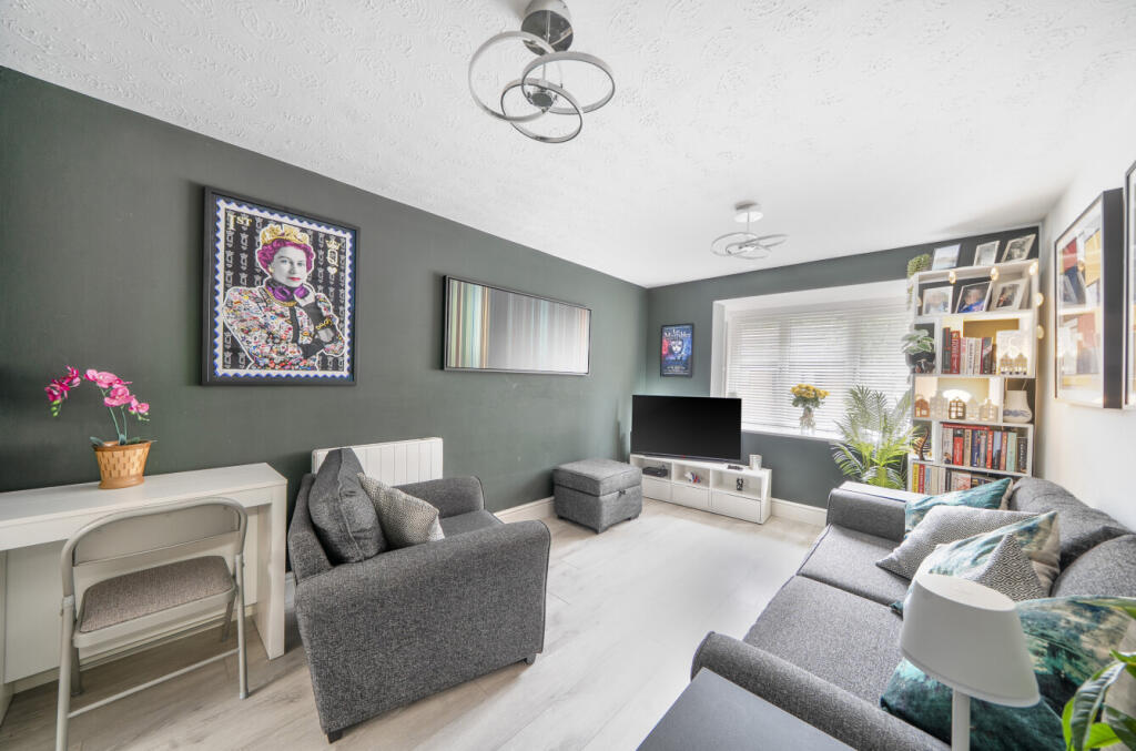 1296276-14-682b21...