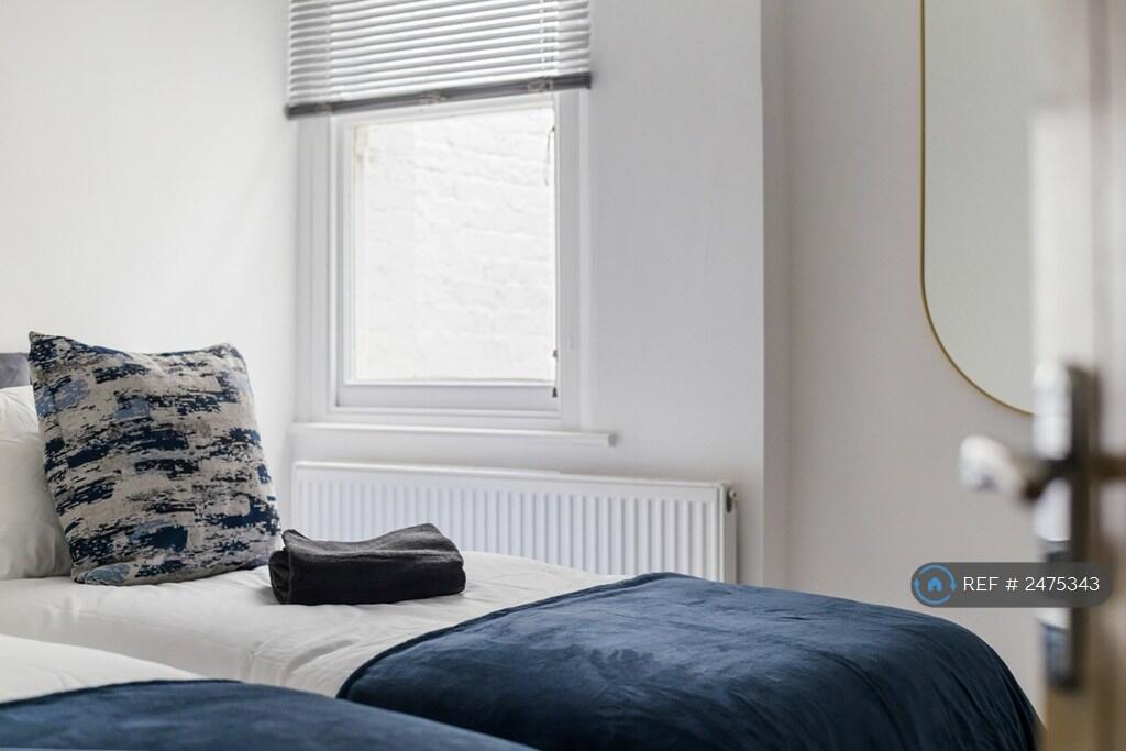 Master Bedroom (Superking Bed)