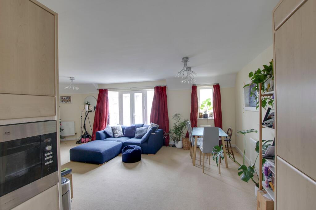 Living / Dining Area