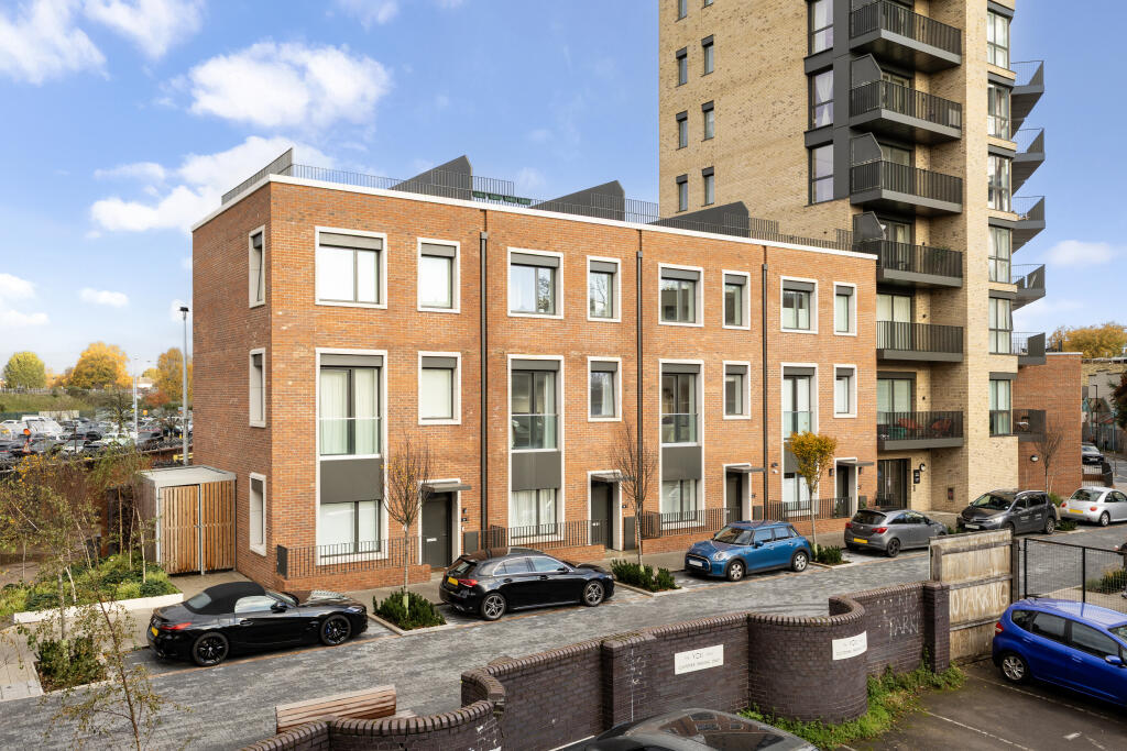 100546_ChiswickGreen 414 Chiswick High Road (3)...