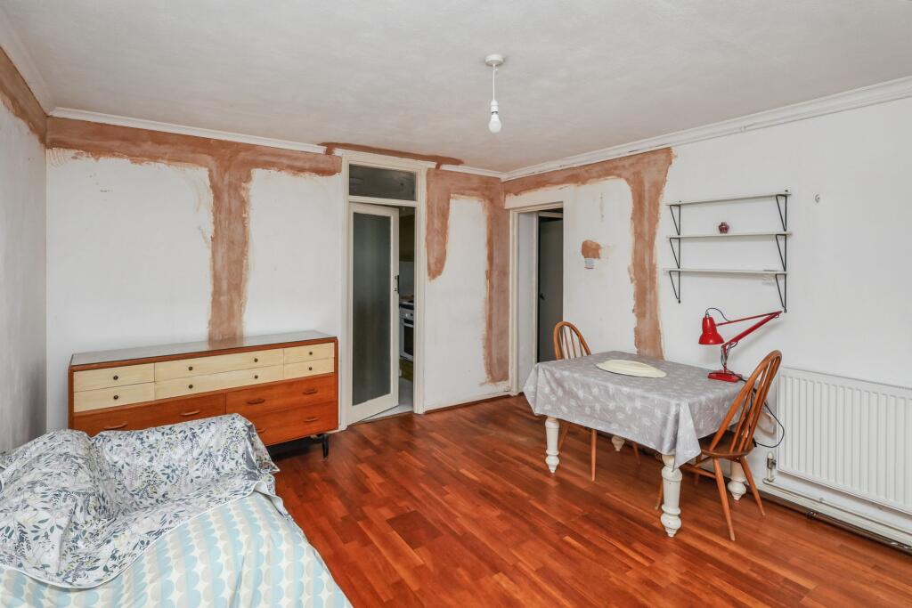 11 Langdon Court, Harlesden, London NW10 8SP