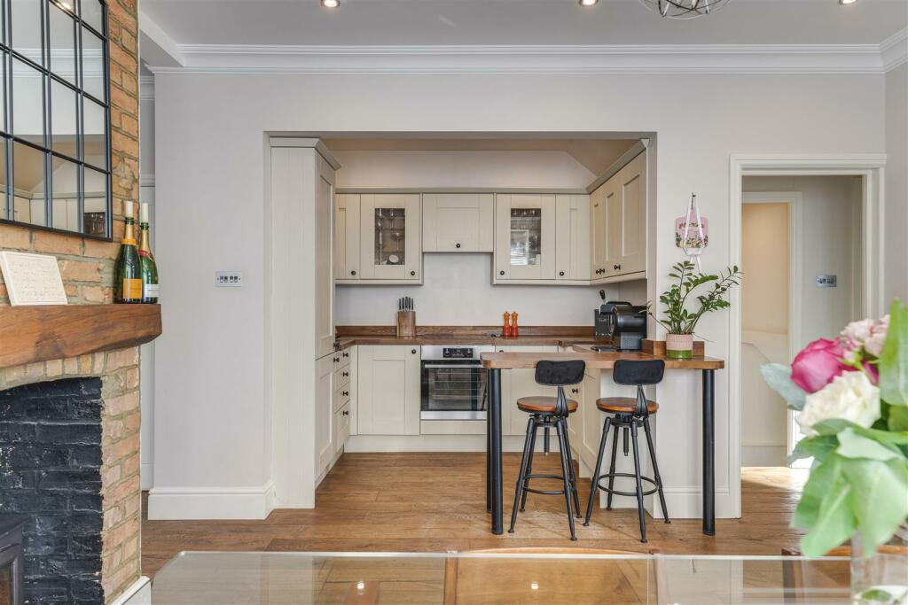 21 London Road-7.jpg