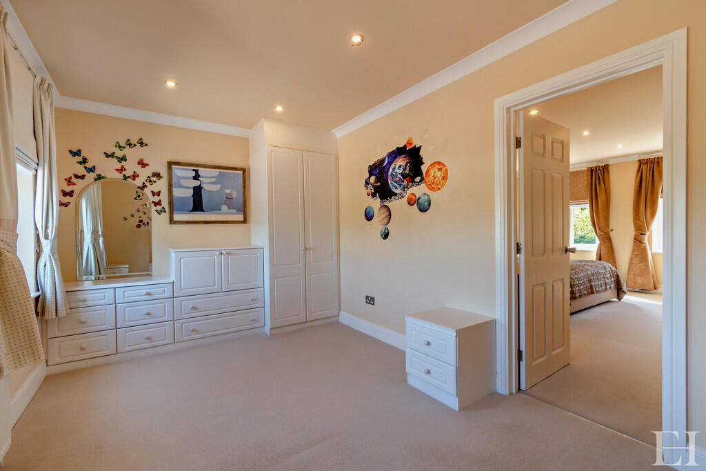 8617805-interiorW...