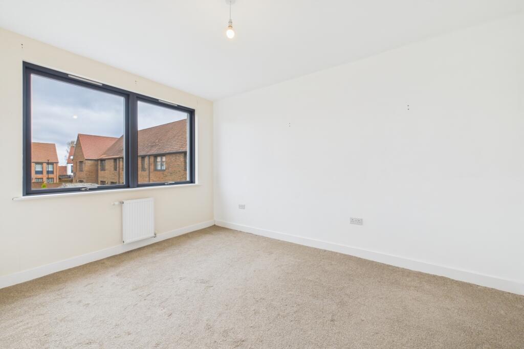 CAM03162G0-PR0225-STILL011