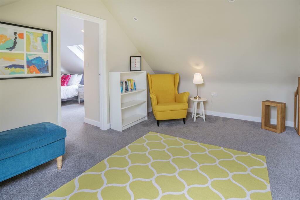 8508933-interior18.jpg
