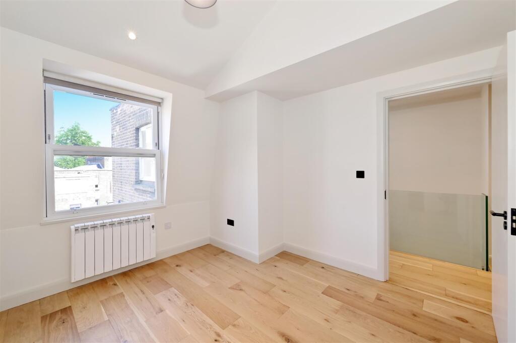 3-62-Queensway (7).JPG