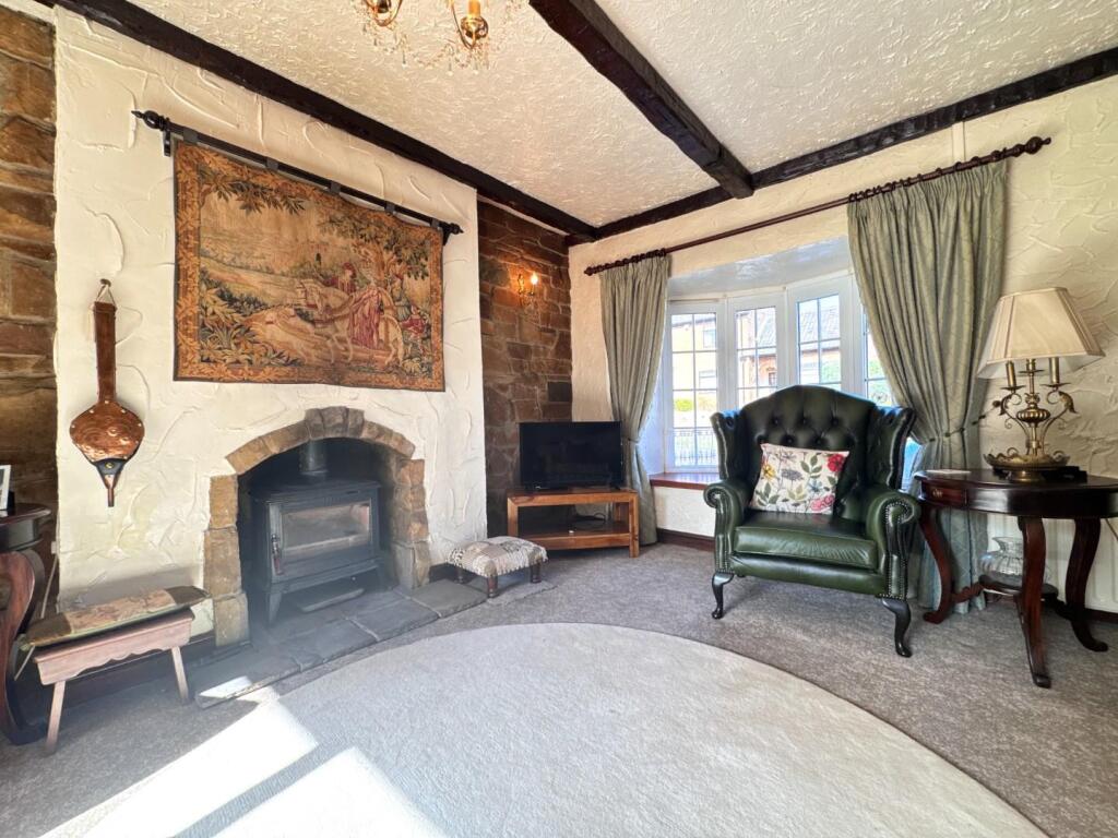 LOUNGE &amp; DINING ROOM