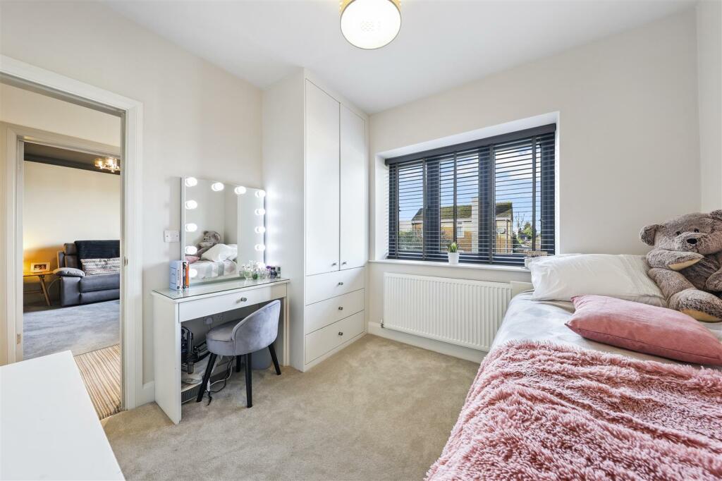 Bed3.jpg