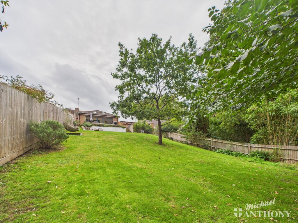 CAM02773G0-PR0362-STILL035