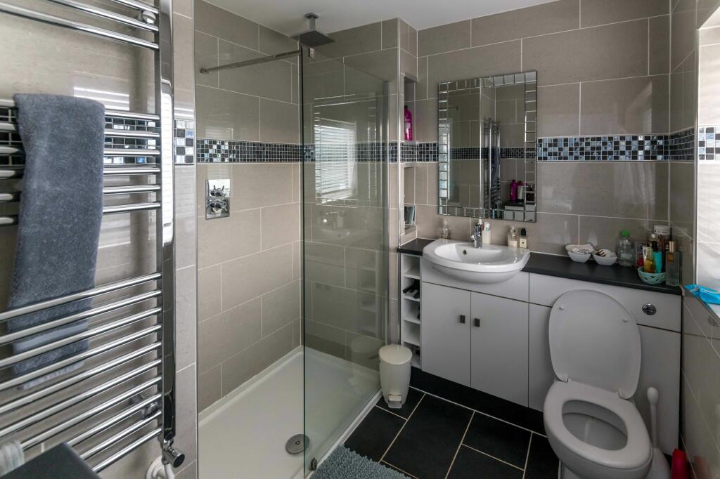 Master Bedroom En-suite