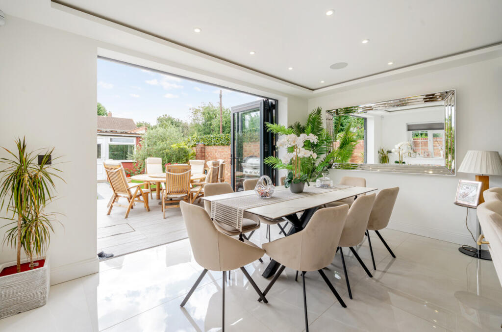 1330305-19-688b38...