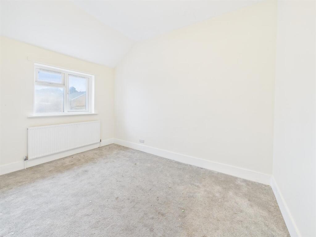 Bedroom 2 .jpg