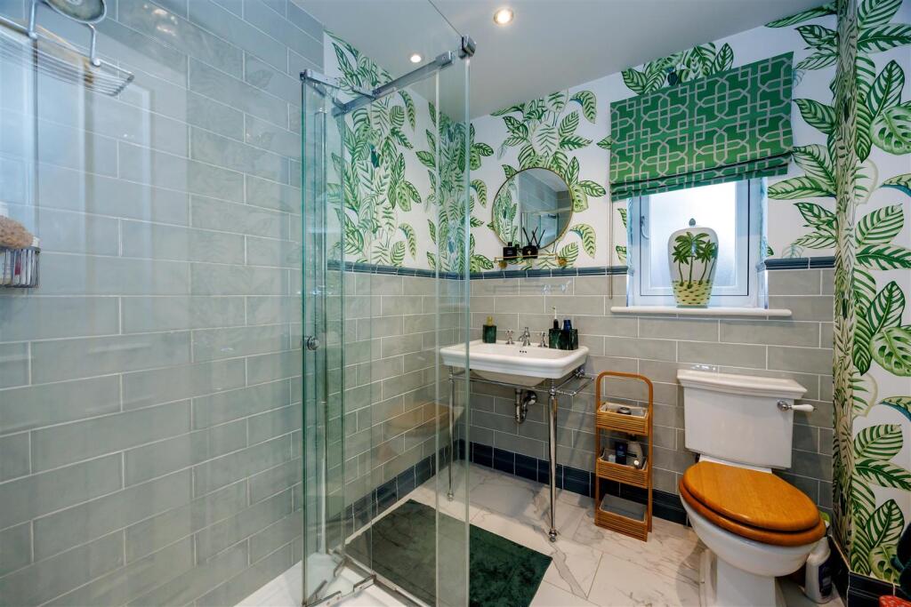 Family bathroom 1N9A2699.jpg