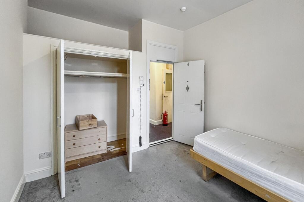 96 Ritherdon Road, Tooting, London SW17 8QQ