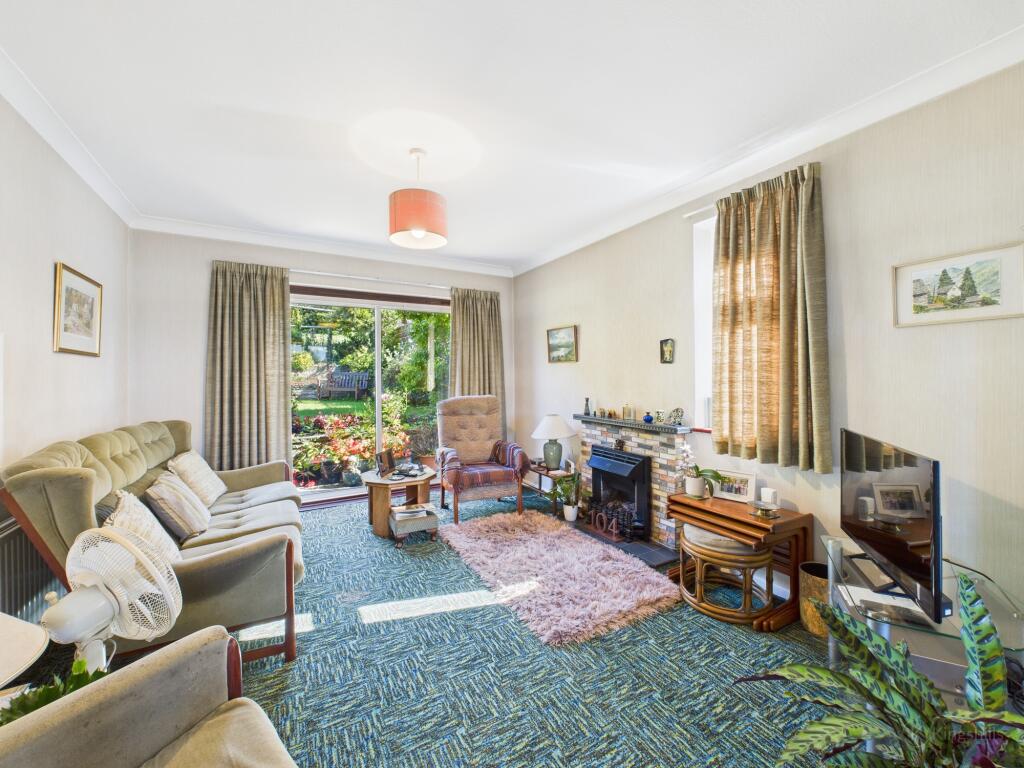 CAM02119G0-PR0456-STILL001