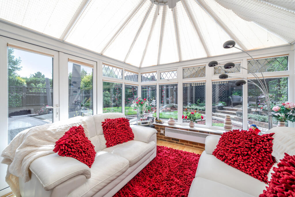 1340840-8-689de78...