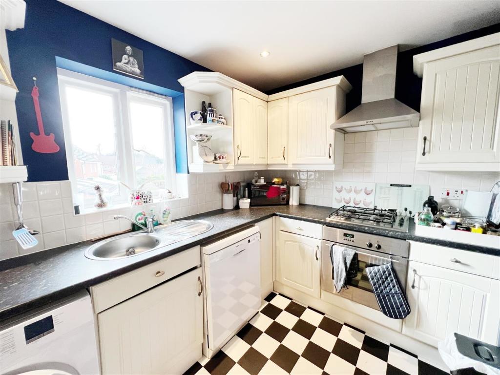 Kitchen 3.jpg
