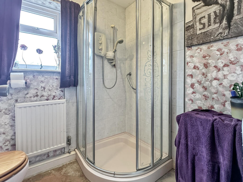 Bath/Shower Room