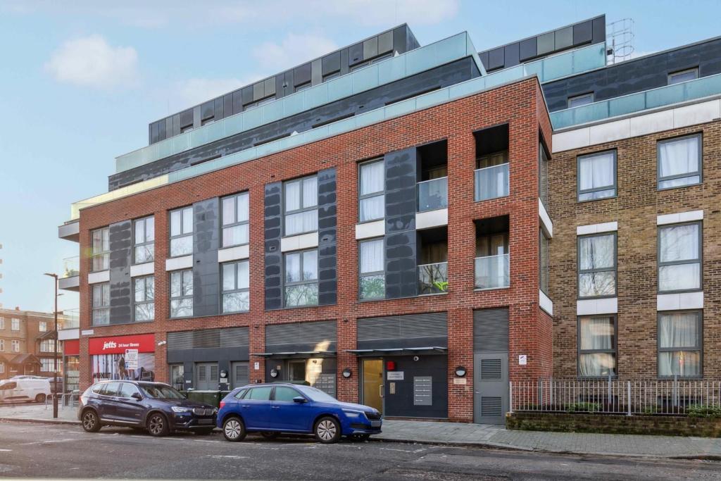 Exterior 2.jpg