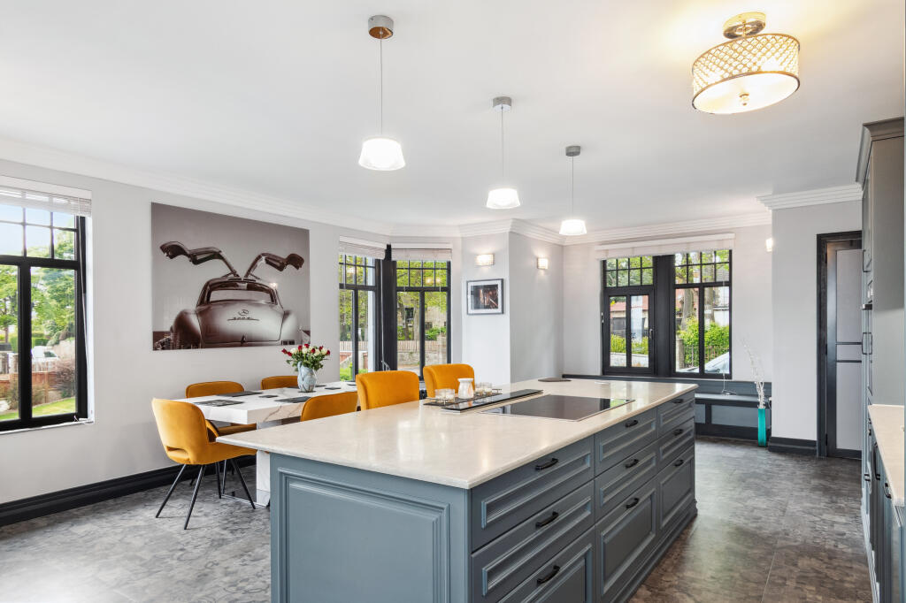 Kitchen/Dining Area