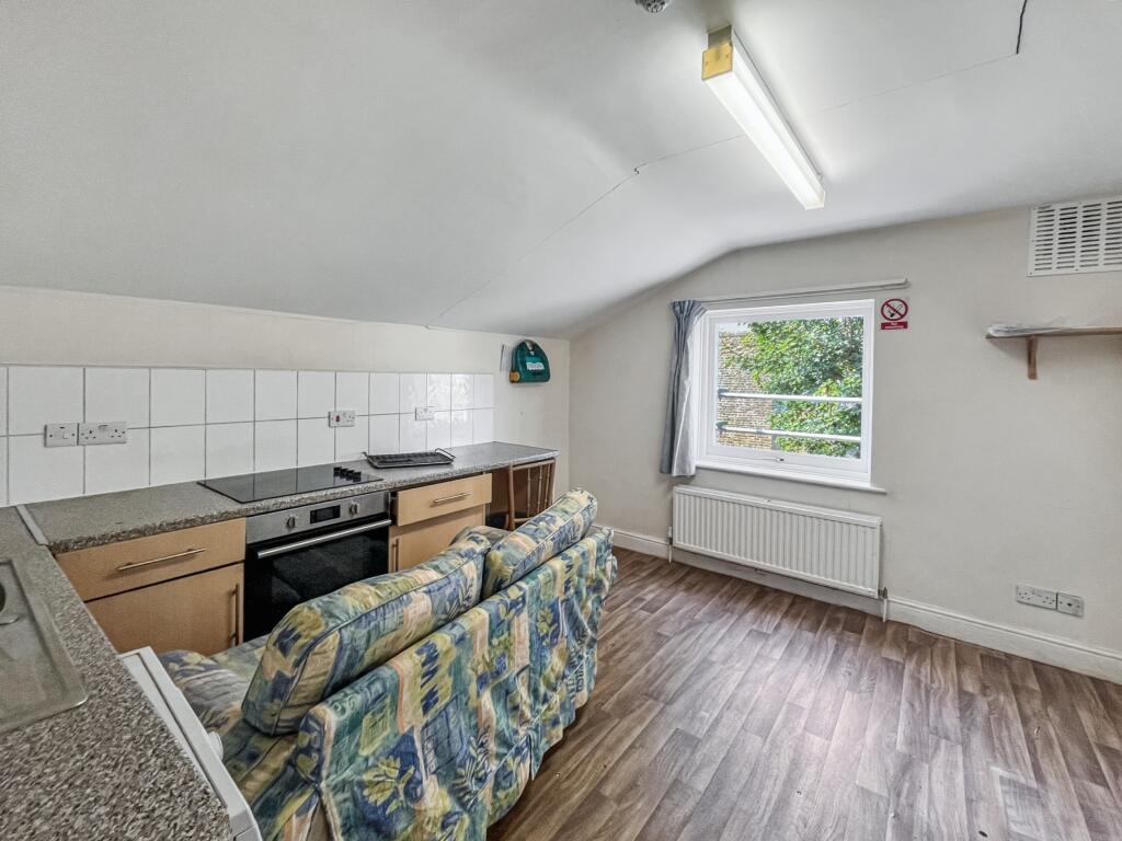 98 Ritherdon Road, Tooting, London SW17 8QQ