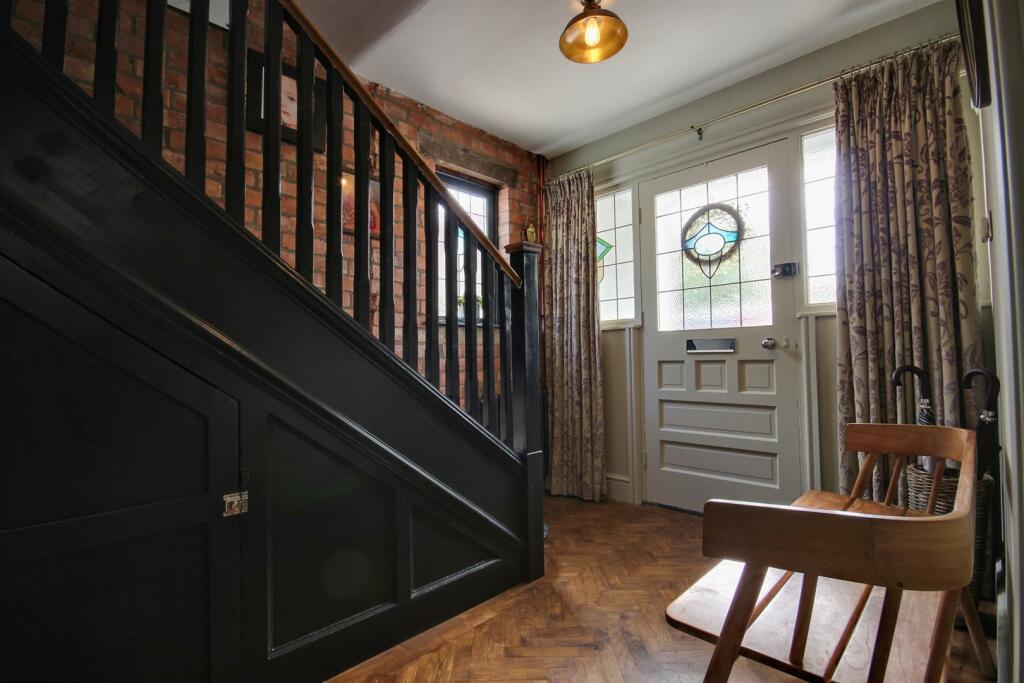 Priory Crescent (25).jpg