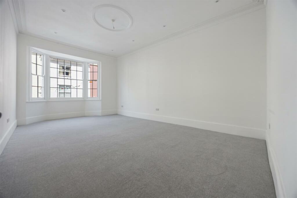 Flat 8 Kings arms Apartments.