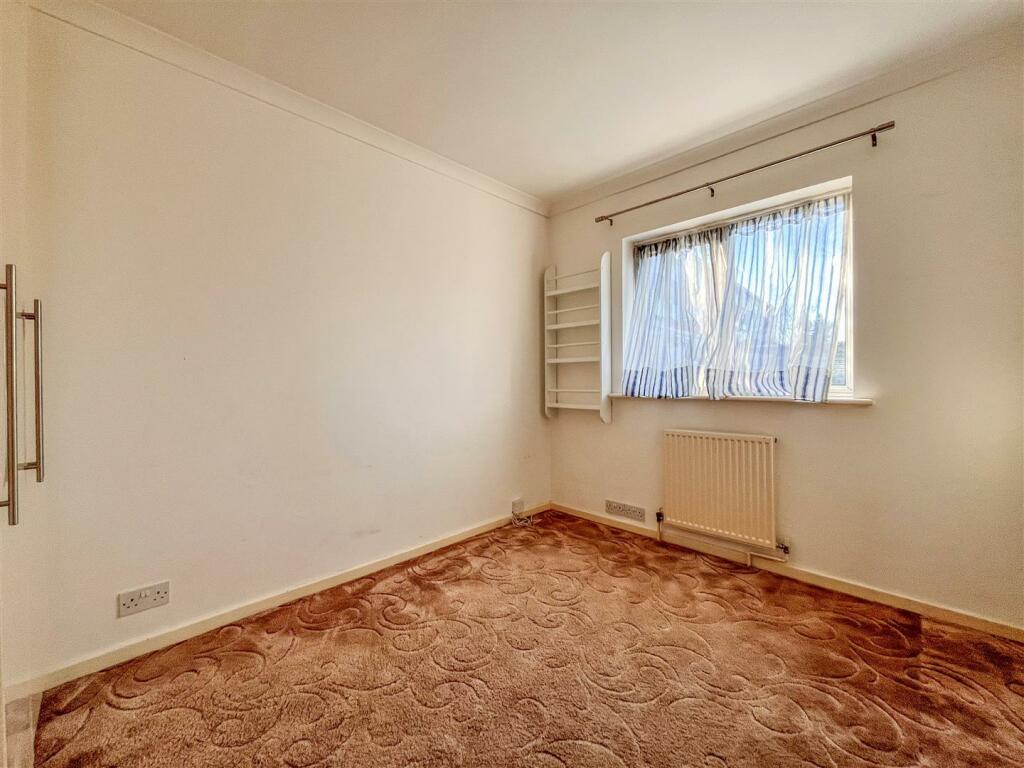 bed 2.jpg