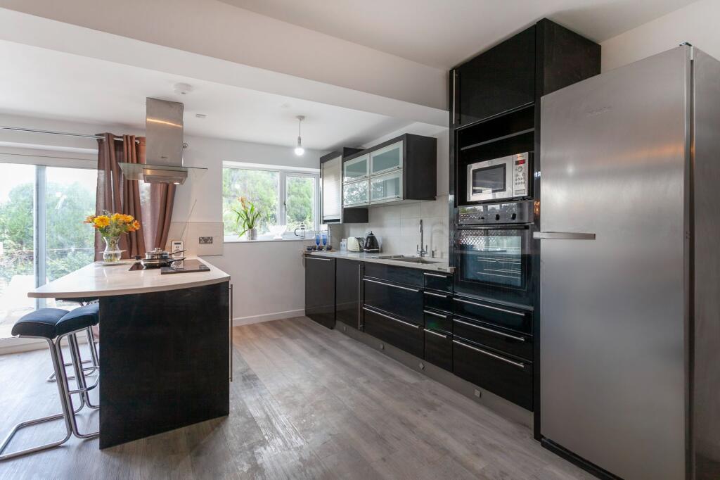 Communal kitchen/dining area