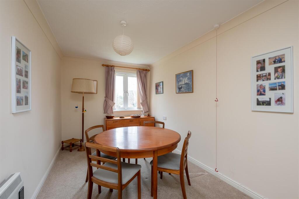 35 fairfax court-11.jpg